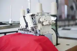 máquina de coser overlock