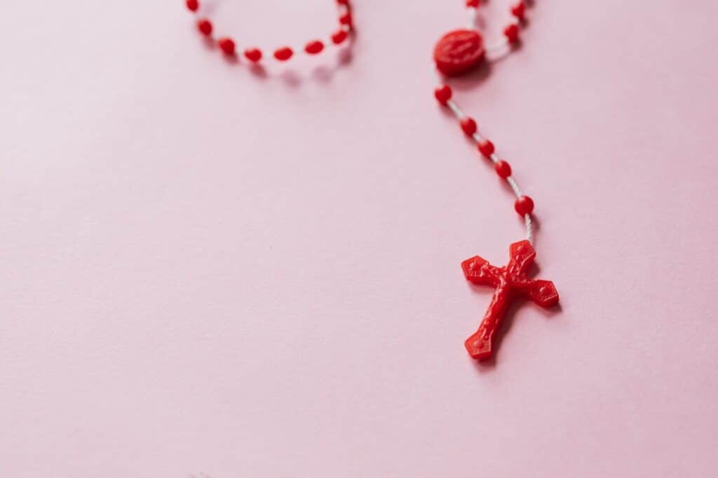 hacer rosario en casa