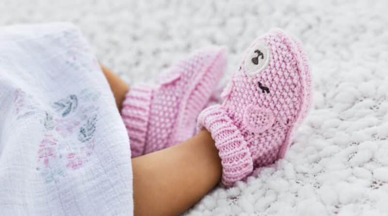 Aprende a hacer zapatos de bebé de crochet