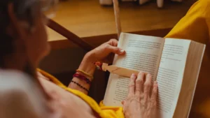 Aprenda cómo hacer un marcador de libro