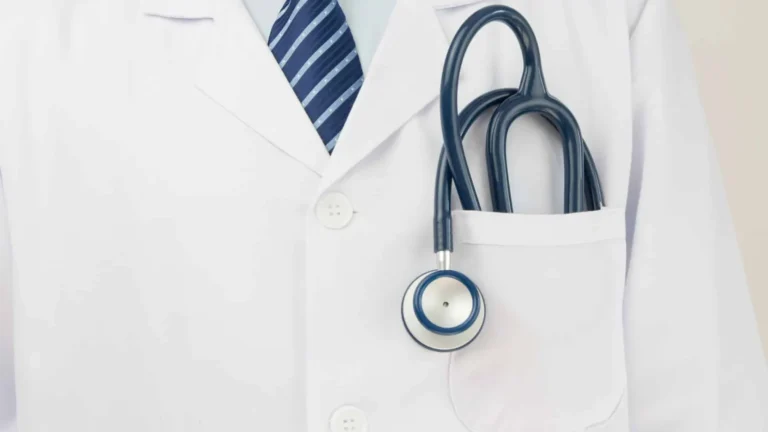 Cómo coser ua bata medica