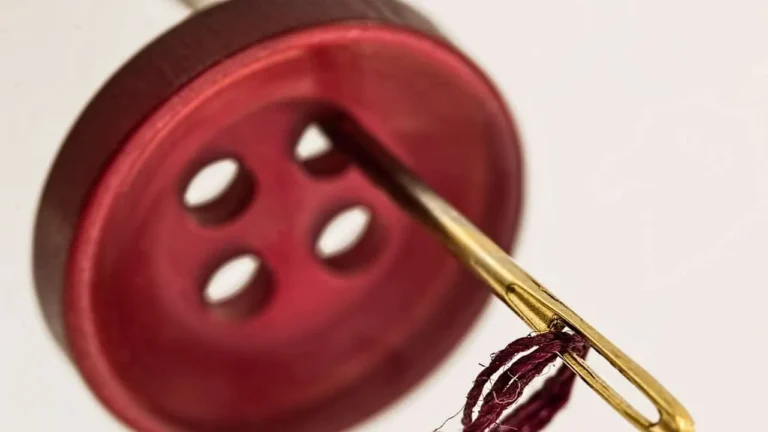 Cómo coser un botón de vástago