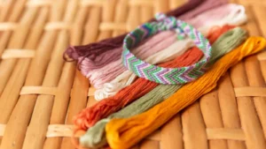 Cómo hacer una pulsera de macramé