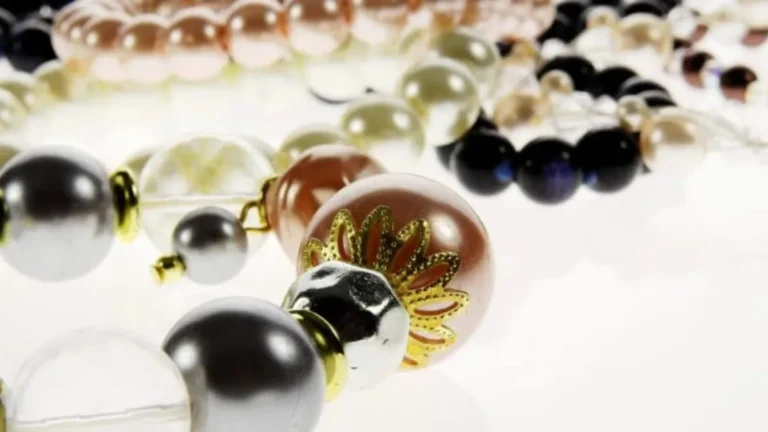 Manualidades con hermosa pulsera de perlas paso a paso