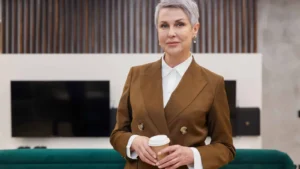 Moda femenina de mediana edad en el día a día