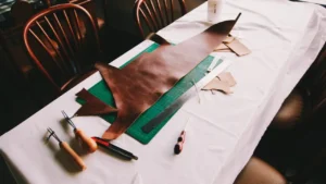 Una guía de herramientas para trabajar el cuero